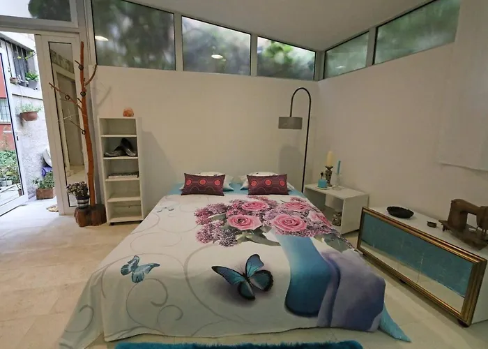 Val & Mar Studio Apartment